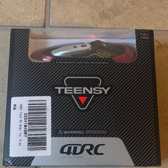 Remote Control Racing Boat - Picture 3 of 3